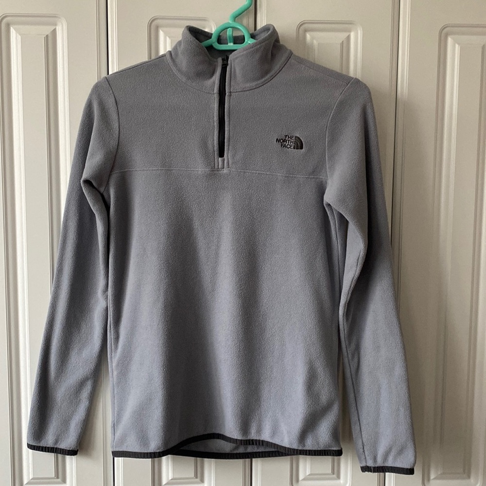 North Face light grey 1/4 zip pullover women’s XS
